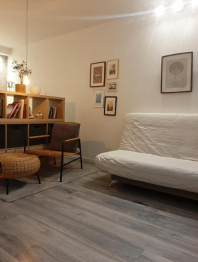 New! Cozy Apartment with Free guarded parking, Riga